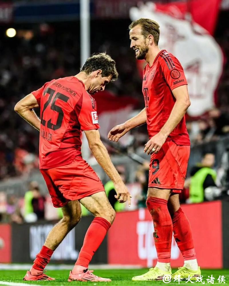 左膝关节胫骨骨裂 拜仁官宣莱万将缺席四周比赛