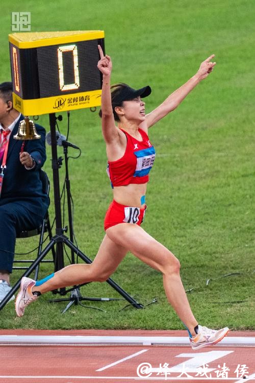 河南队选手梁田田十五运会女子10000米决赛夺金